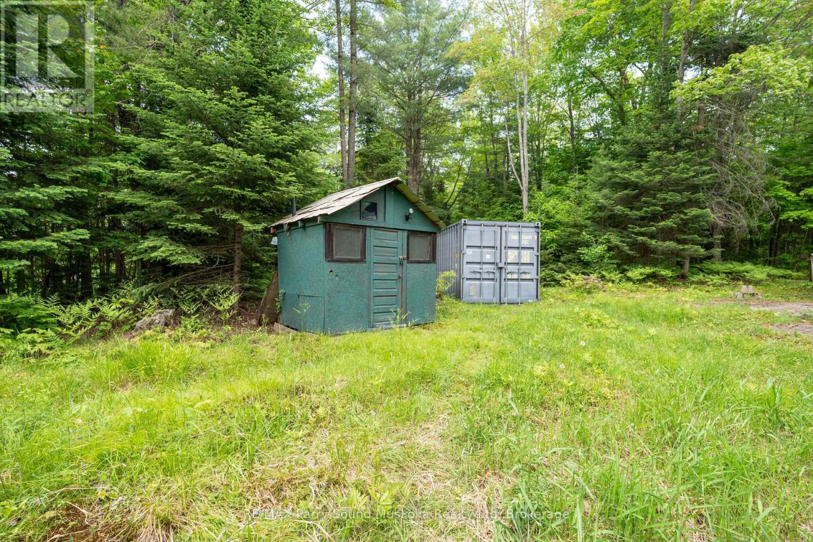 141 Middle Road Property Photo 22