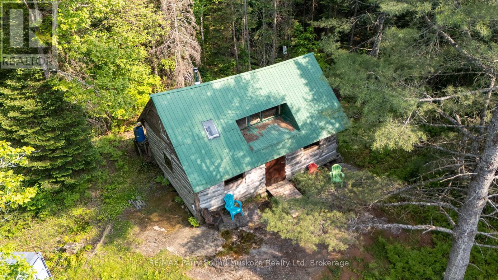 141 Middle Road Property Photo 28