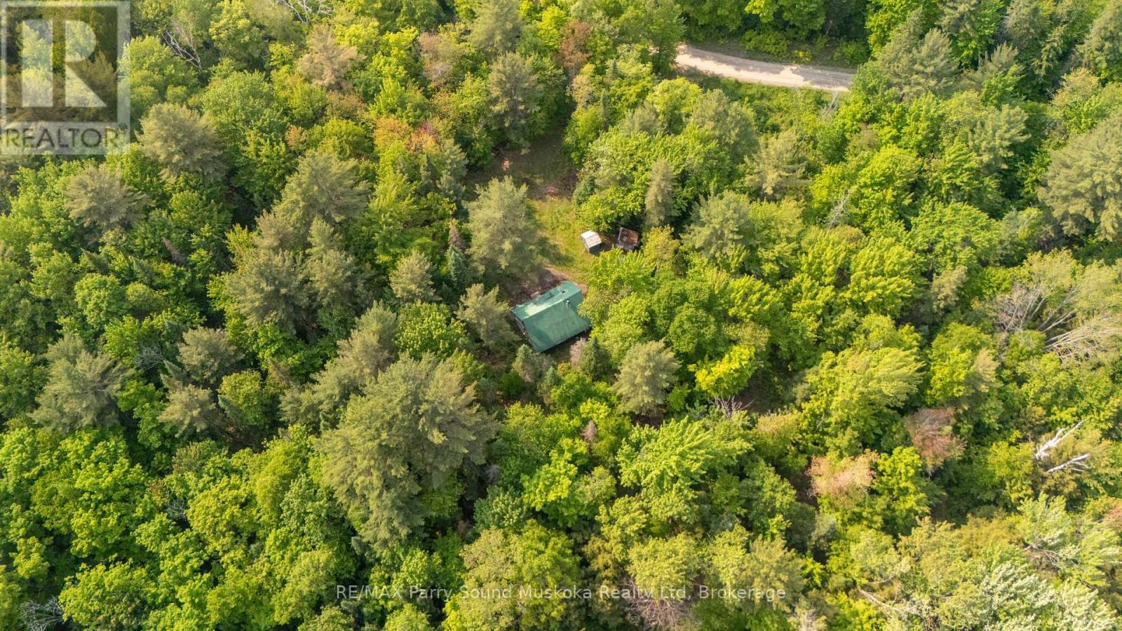 141 Middle Road Property Photo 36