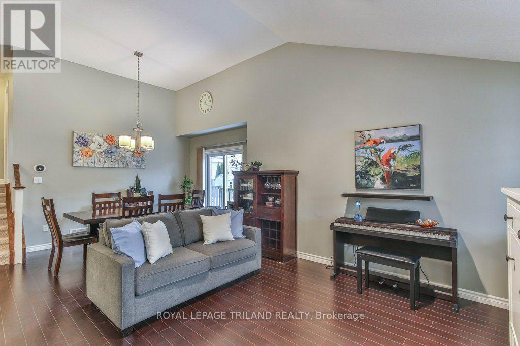 14 Alderwood Court Property Photo 7