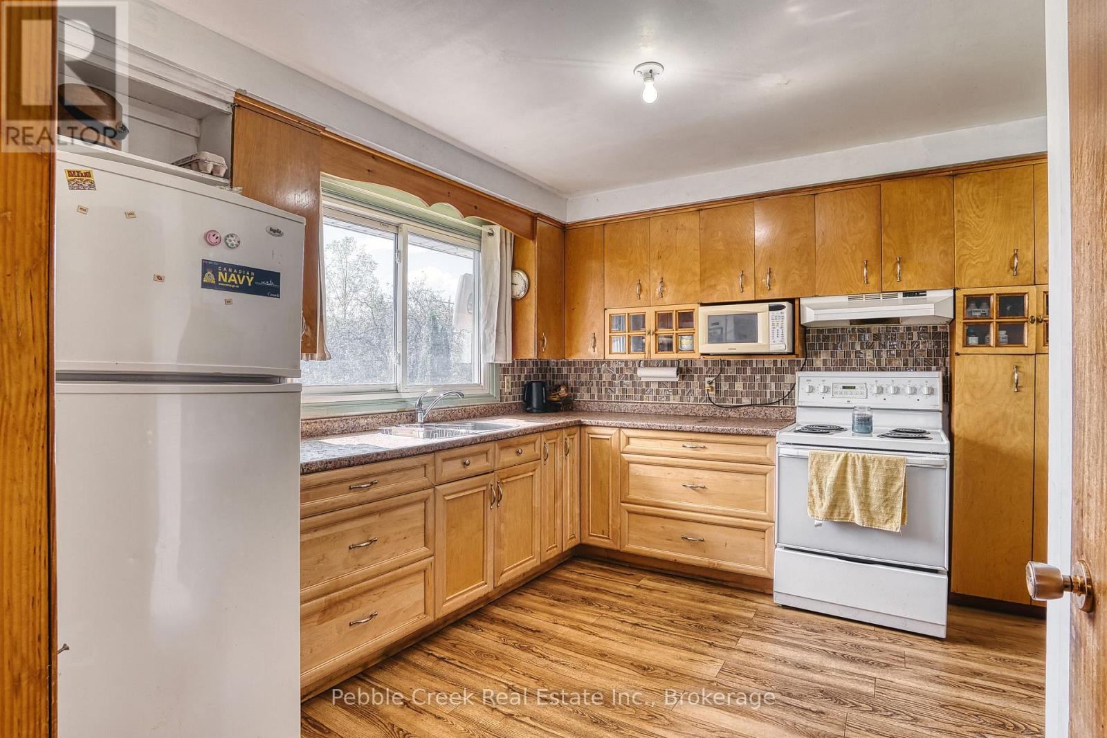80256 North Line Property Photo 10