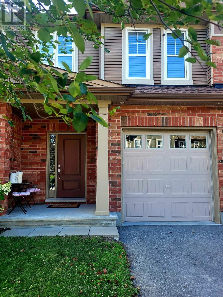 308 Fergus Crescent Property Photo 2