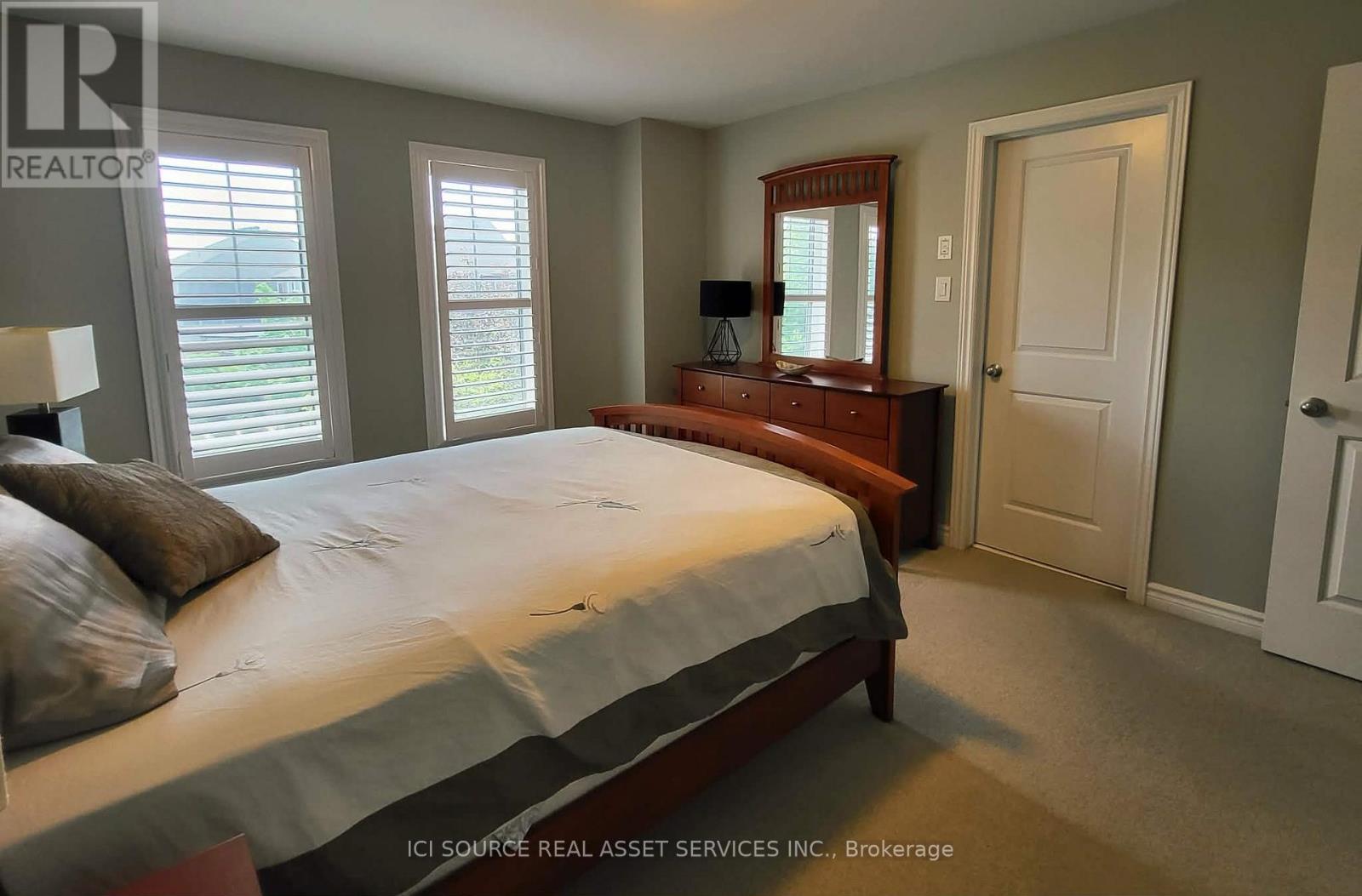 308 Fergus Crescent Property Photo 13