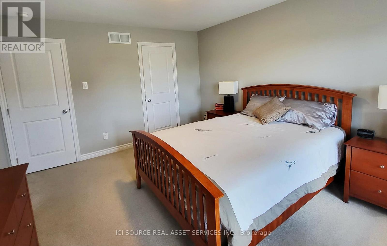 308 Fergus Crescent Property Photo 15