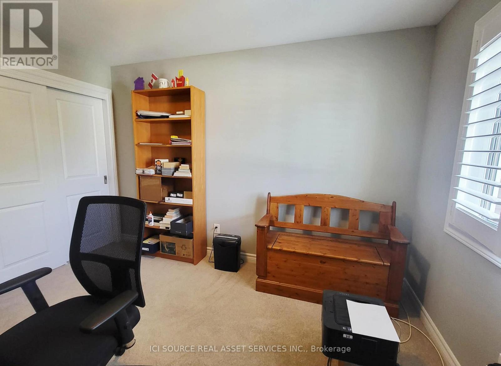 308 Fergus Crescent Property Photo 21