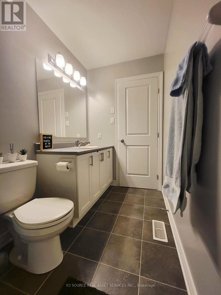 308 Fergus Crescent Property Photo 27
