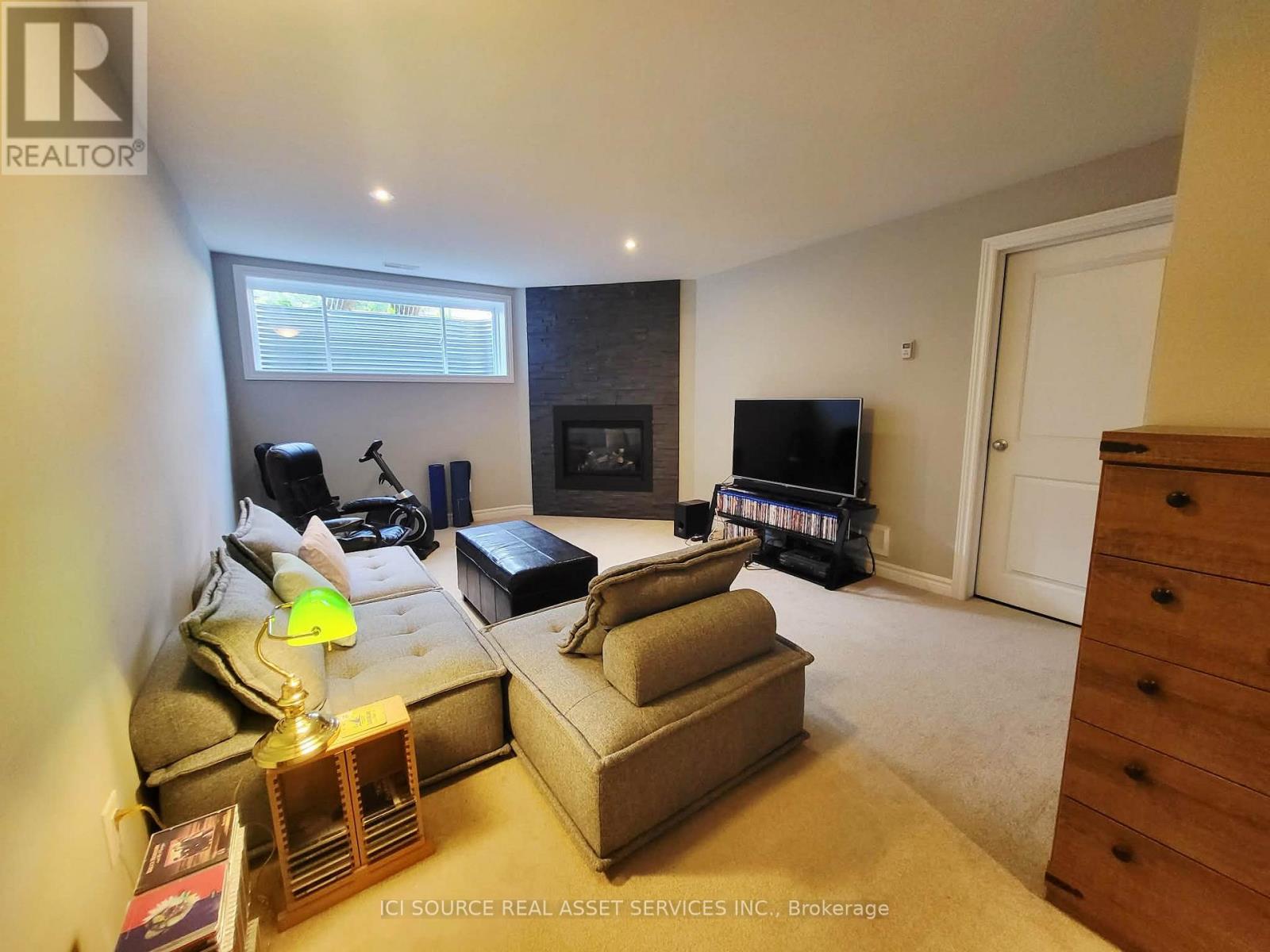 308 Fergus Crescent Property Photo 28