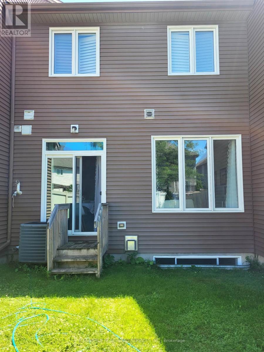308 Fergus Crescent Property Photo 32