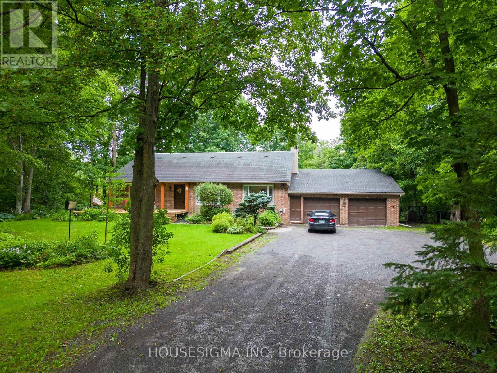 1437 Huntmar Drive Property Photo 4
