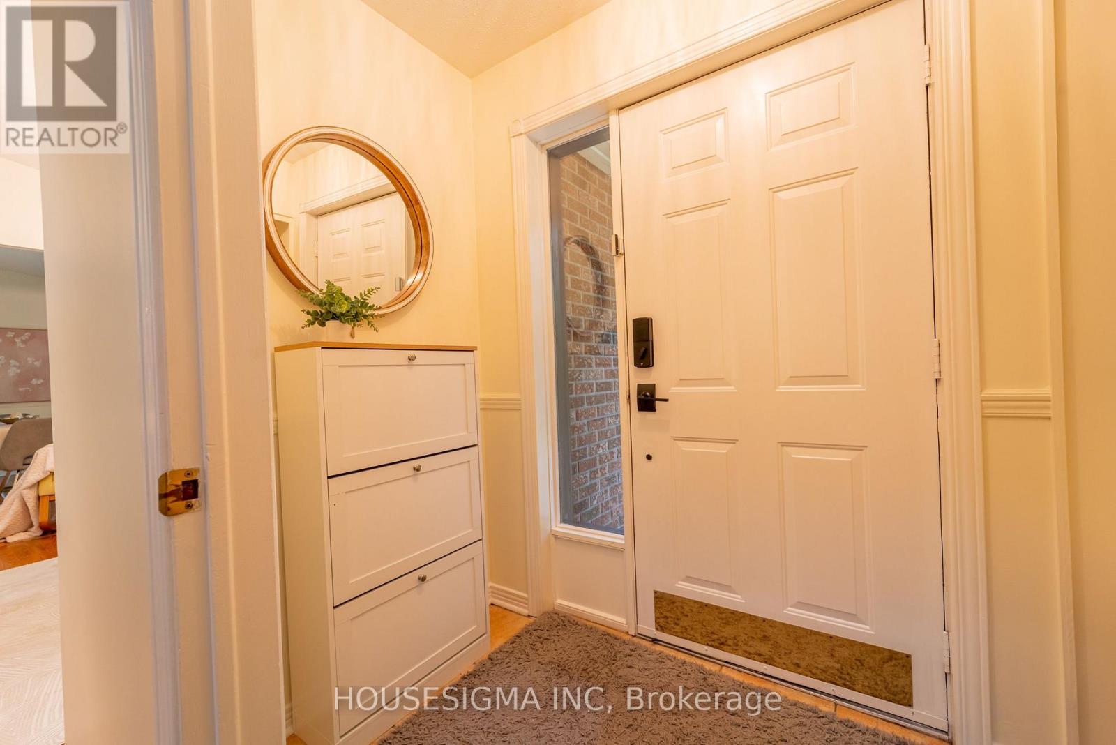 1437 Huntmar Drive Property Photo 6