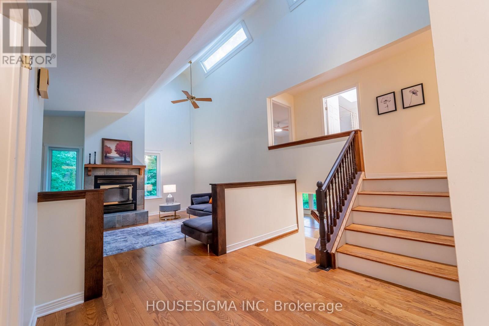 1437 Huntmar Drive Property Photo 10