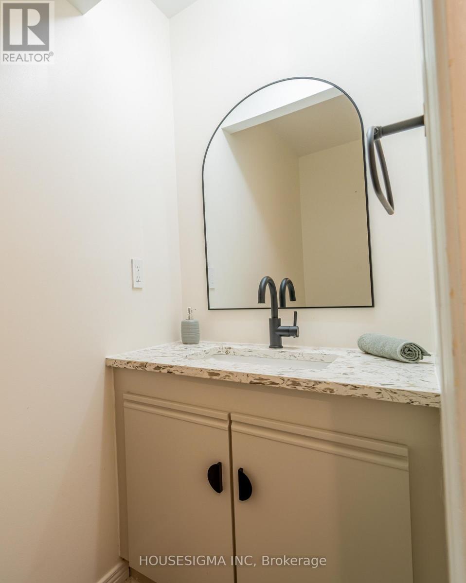 1437 Huntmar Drive Property Photo 17