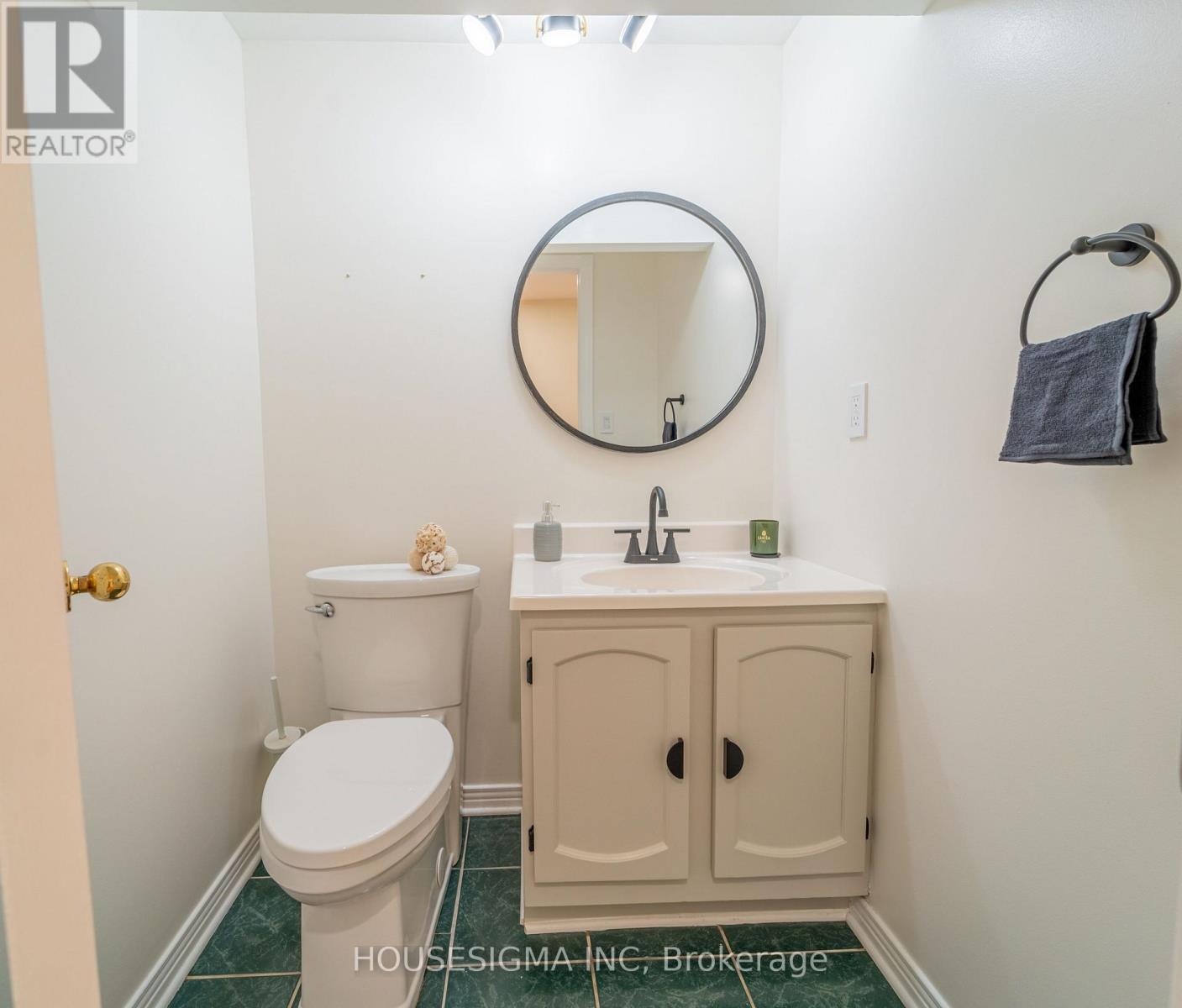 1437 Huntmar Drive Property Photo 35