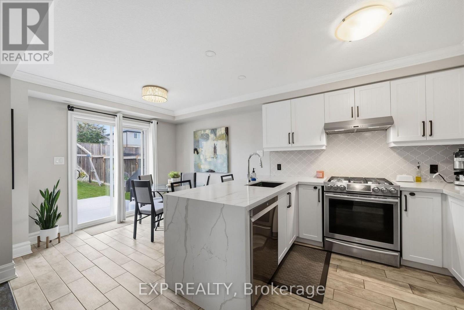 2700 Foxbend Link Property Photo 5