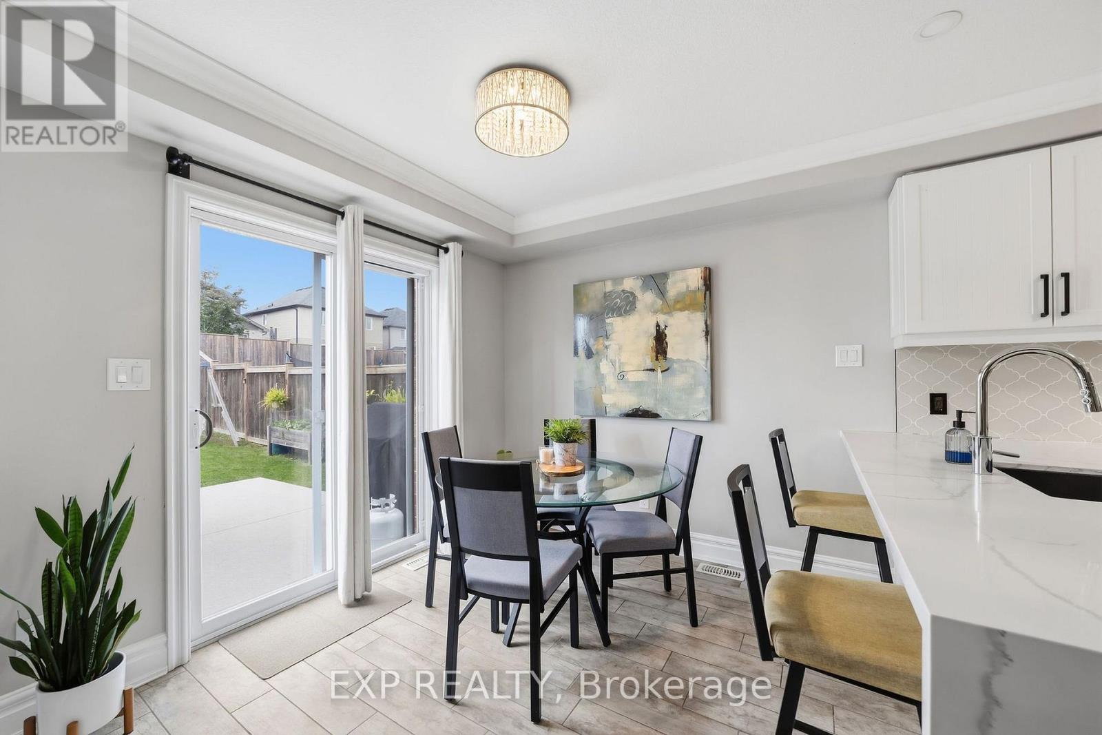 2700 Foxbend Link Property Photo 7