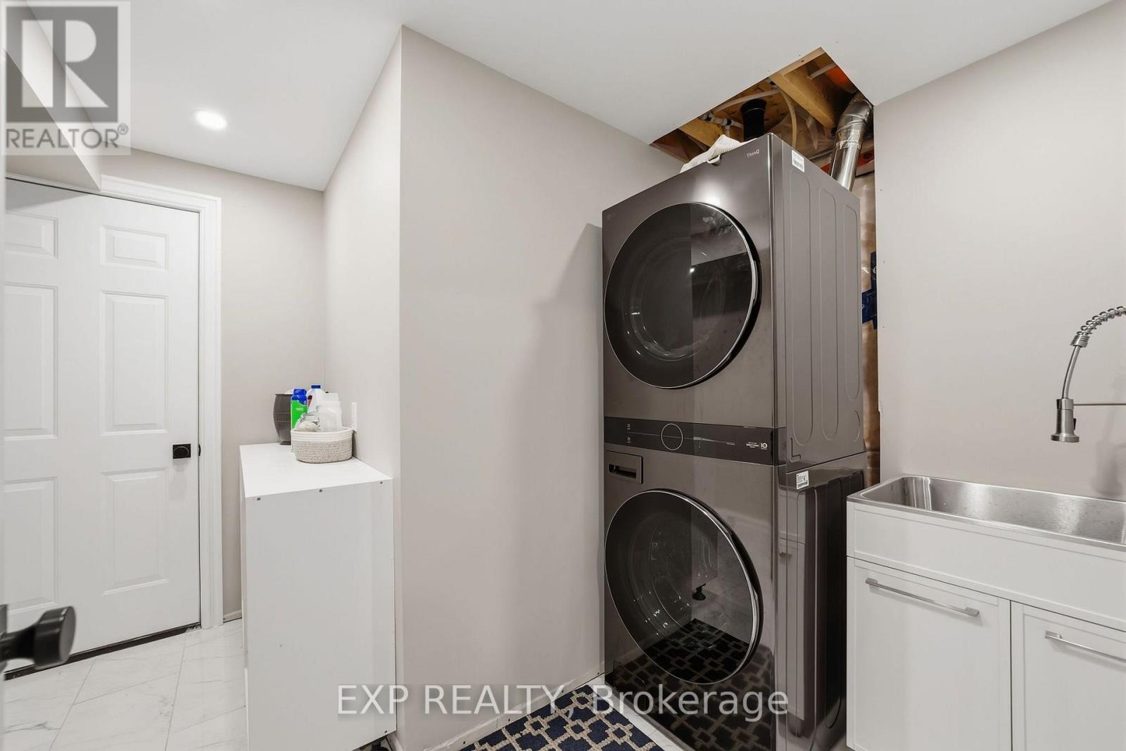2700 Foxbend Link Property Photo 23