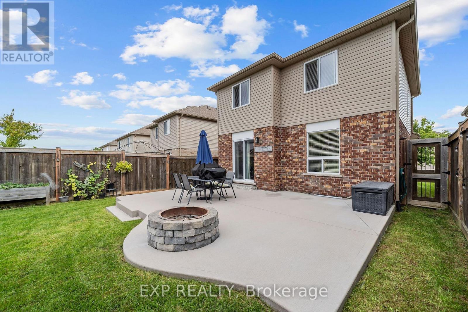 2700 Foxbend Link Property Photo 27