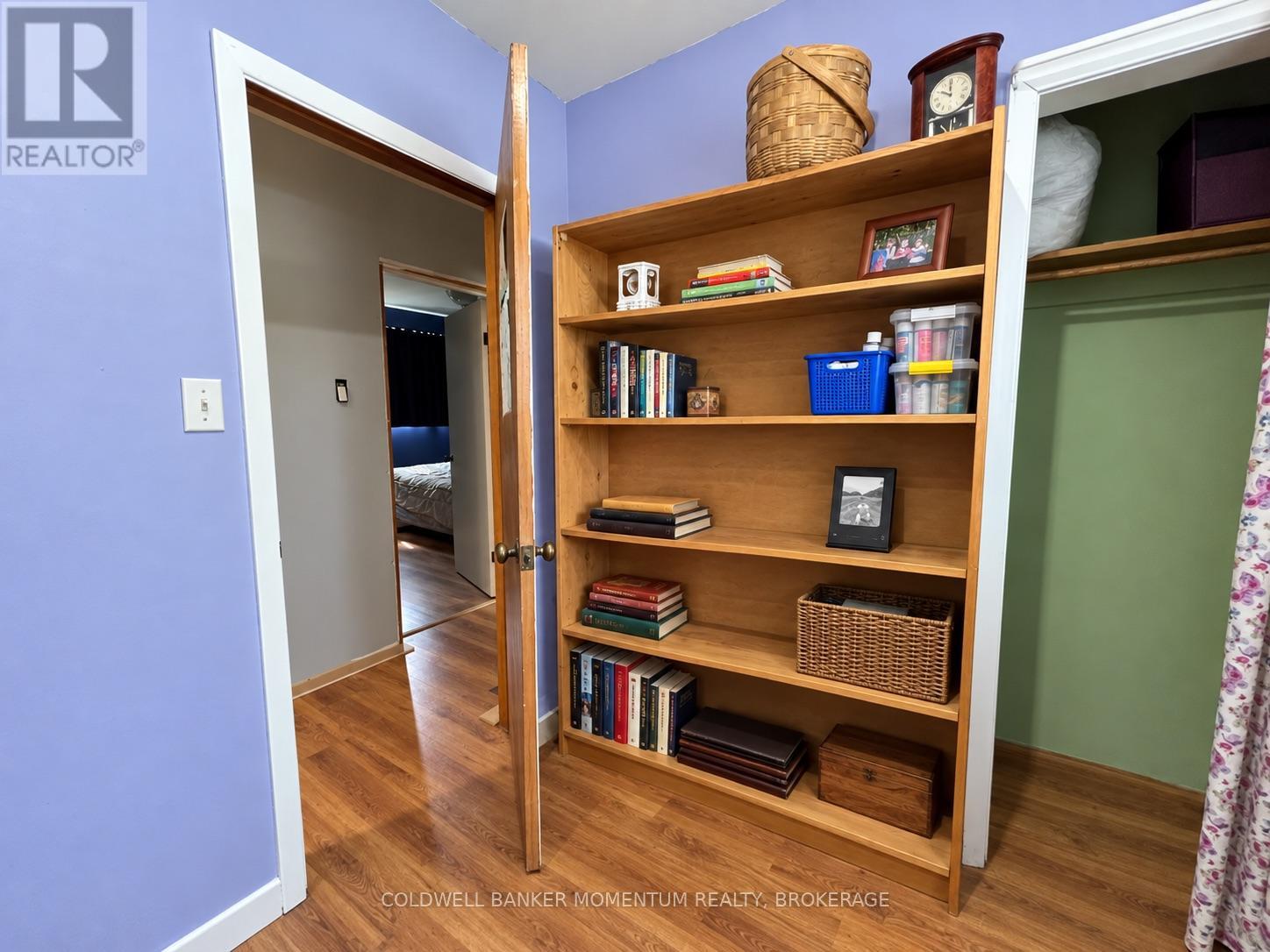 935 Twenty Road Property Photo 6