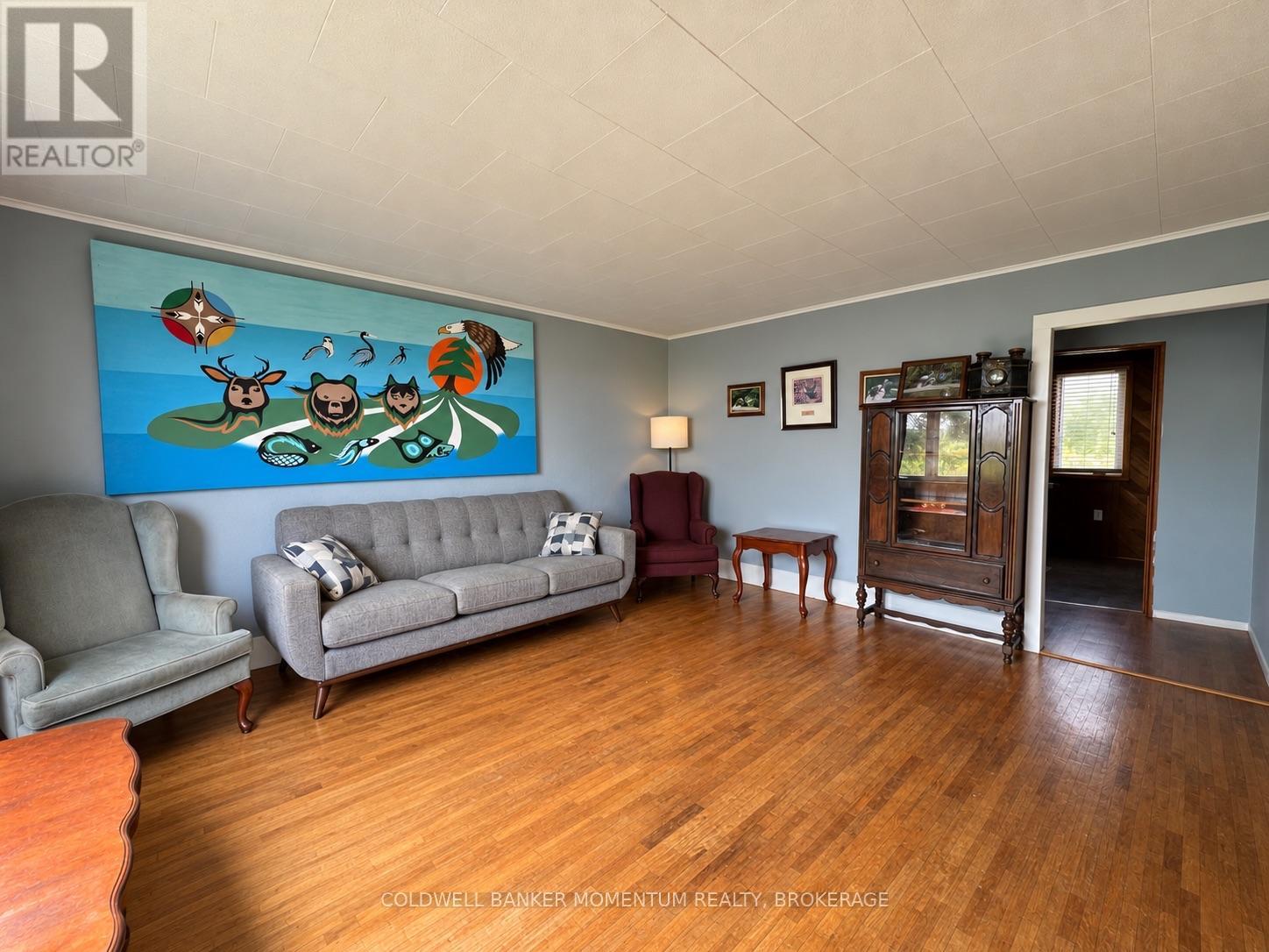 935 Twenty Road Property Photo 13