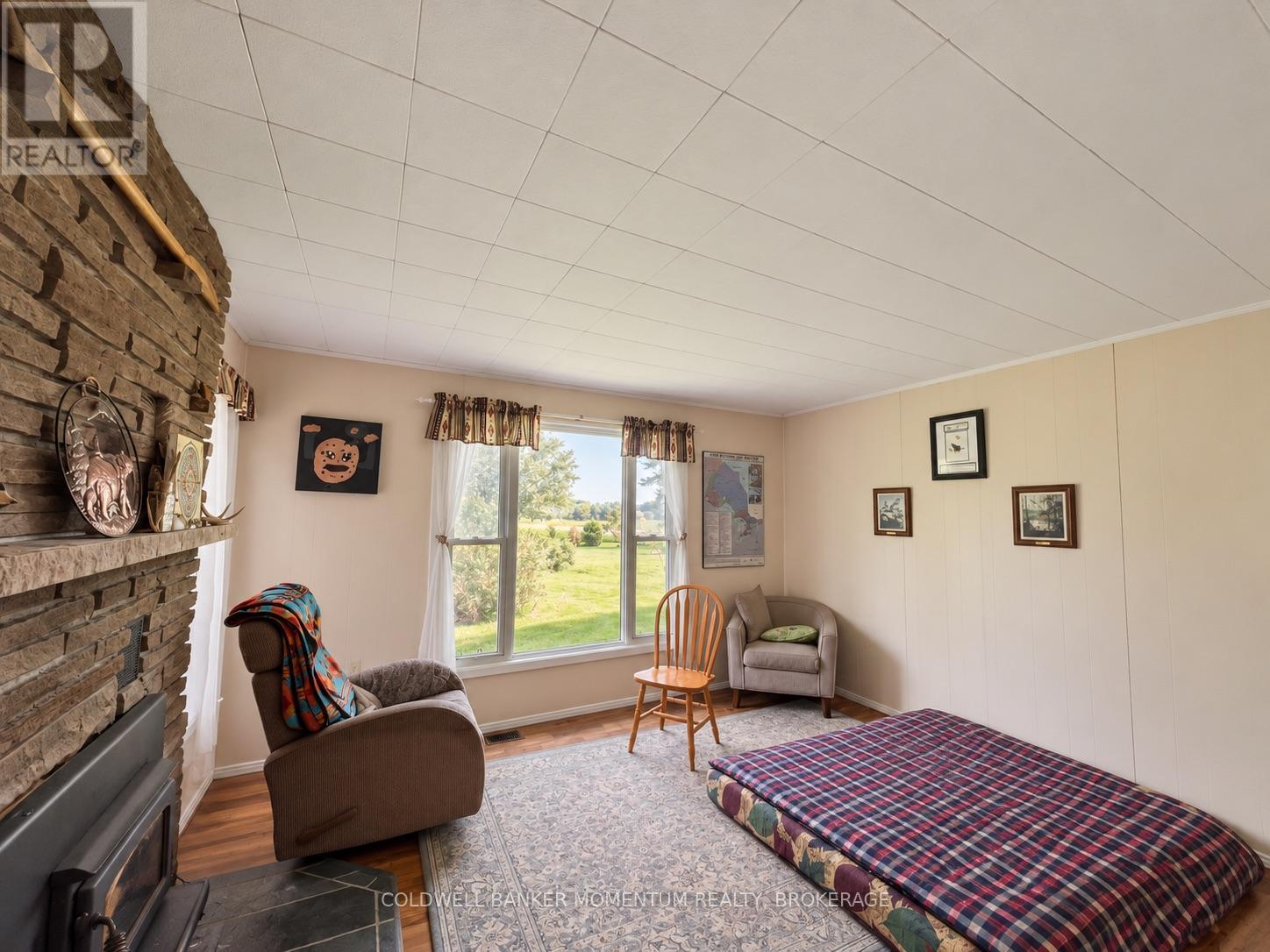 935 Twenty Road Property Photo 15