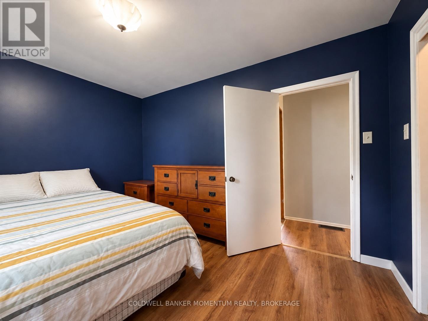 935 Twenty Road Property Photo 17