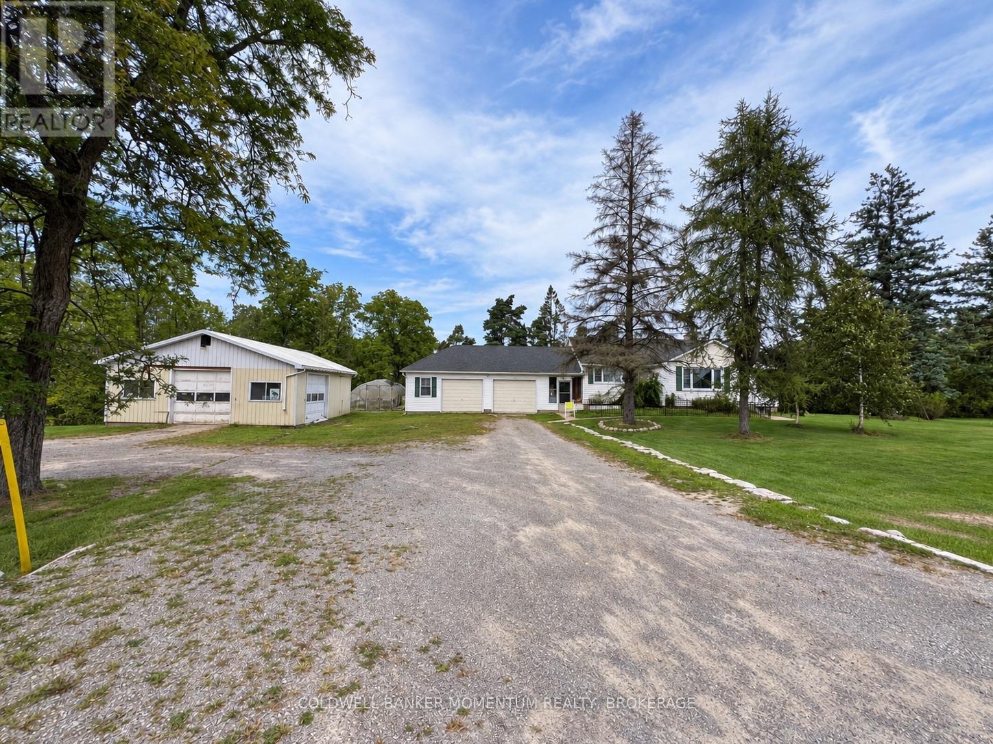 935 Twenty Road Property Photo 32