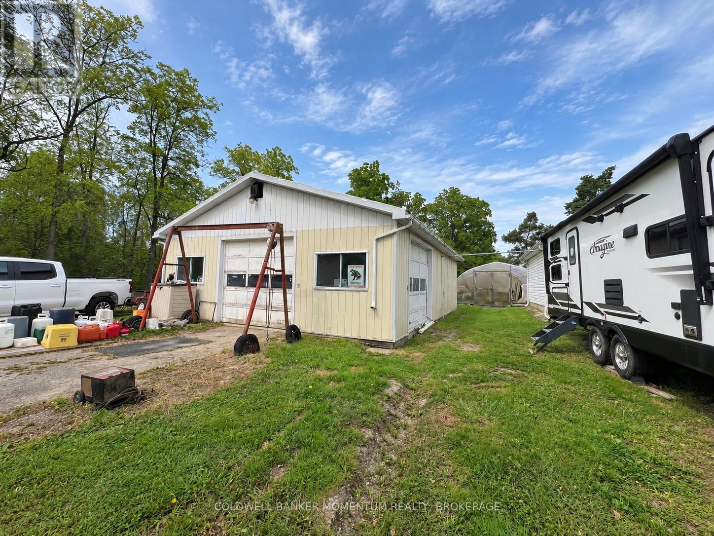 935 Twenty Road Property Photo 37