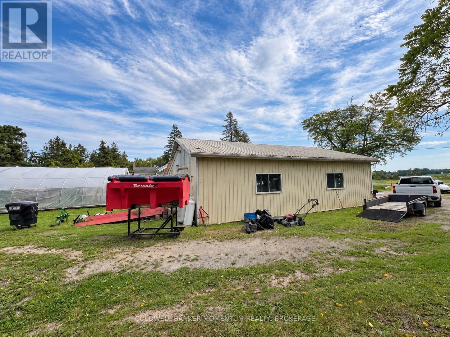 935 Twenty Road Property Photo 41