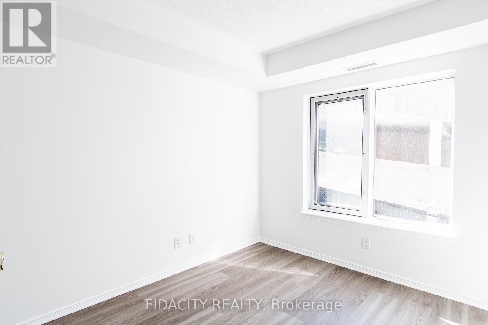 2a - 310 Central Park Drive Property Photo 10