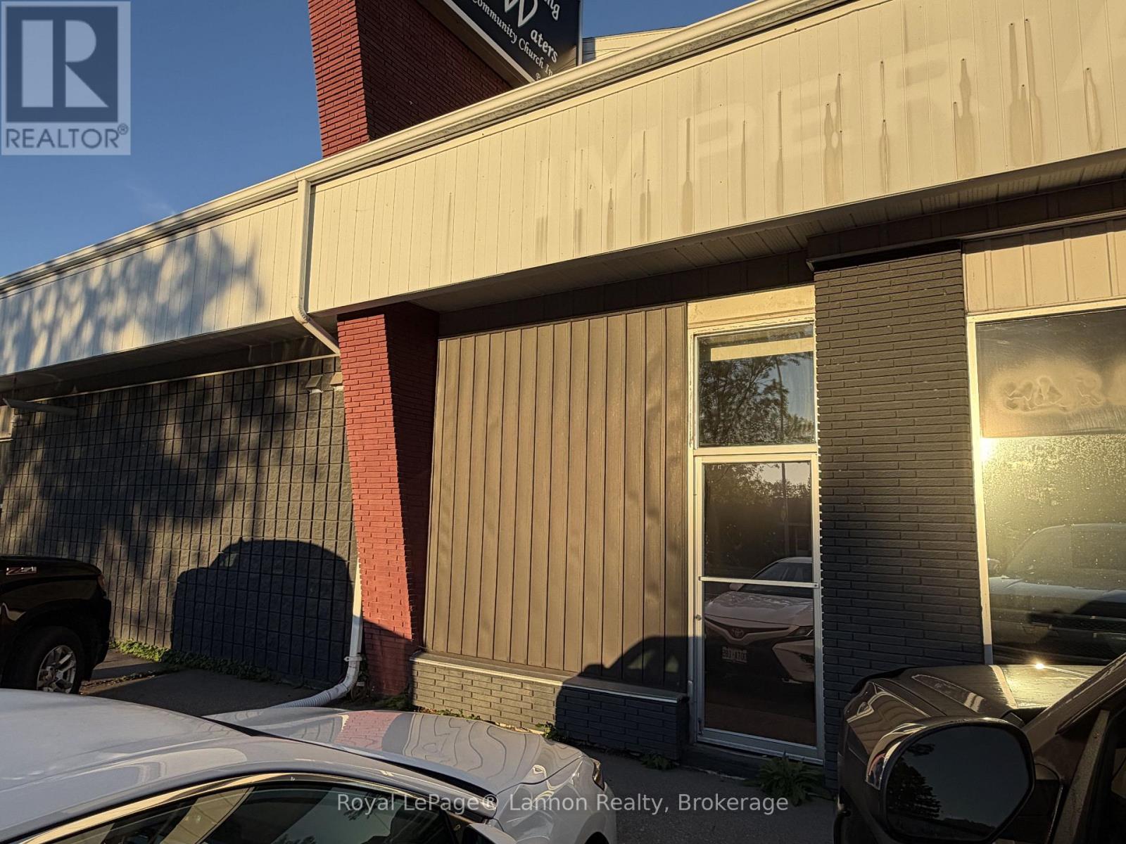 B1-361 Hodder Avenue Property Photo 1