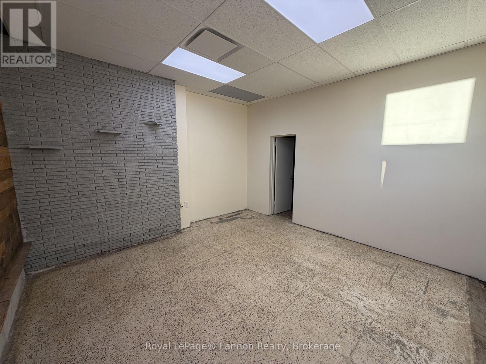 B1-361 Hodder Avenue Property Photo 2