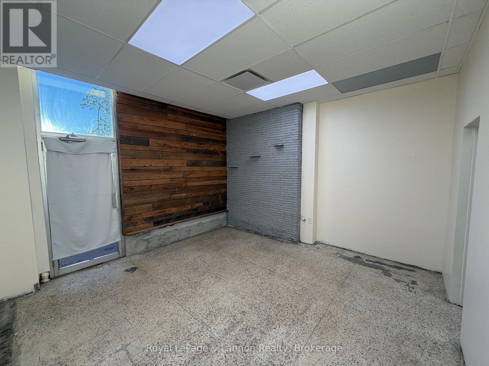 B1-361 Hodder Avenue Property Photo 4