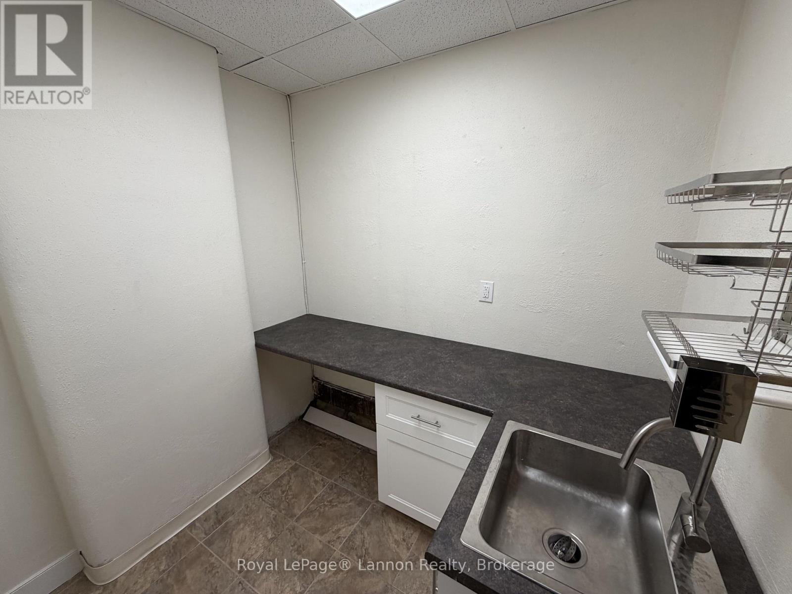 B1-361 Hodder Avenue Property Photo 6