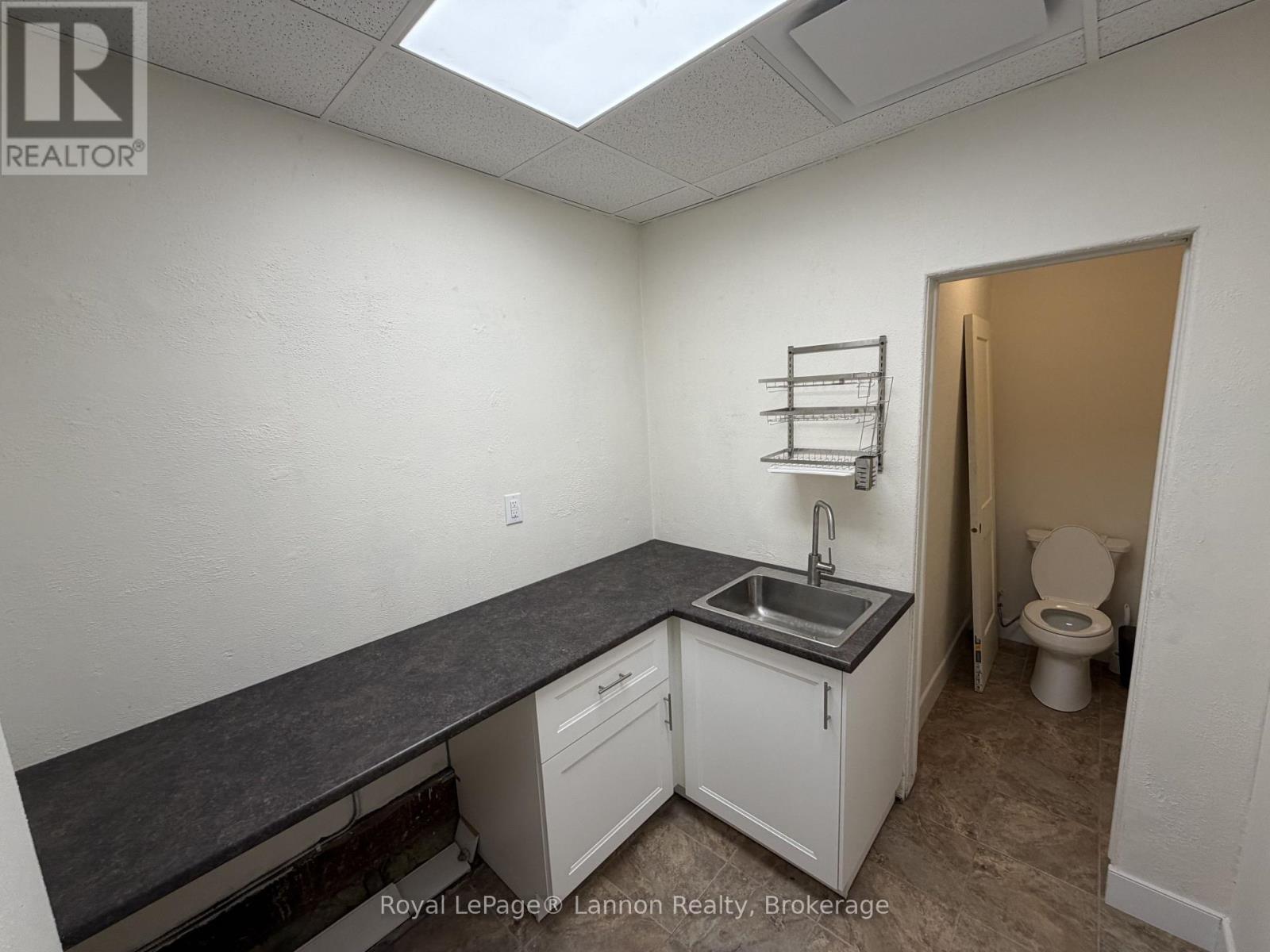 B1-361 Hodder Avenue Property Photo 7
