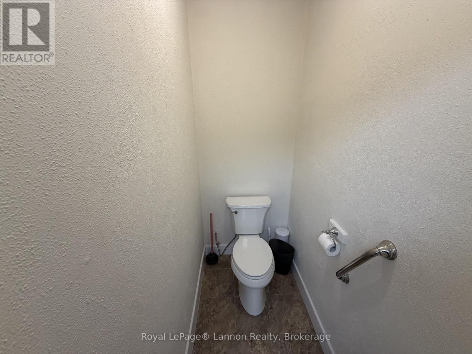 B1-361 Hodder Avenue Property Photo 8