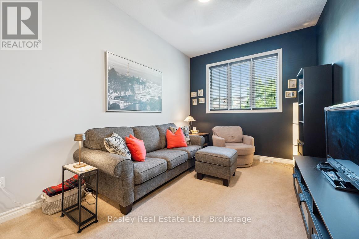 64 Couling Crescent Property Photo 21