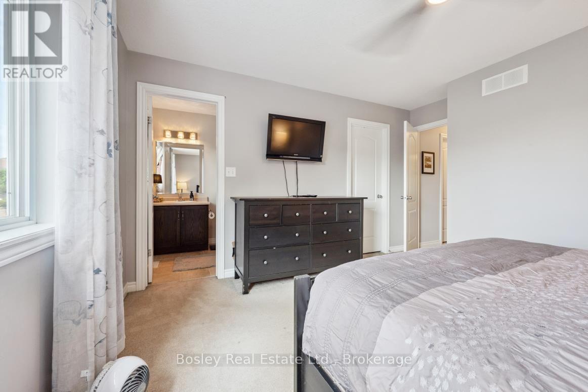 64 Couling Crescent Property Photo 25
