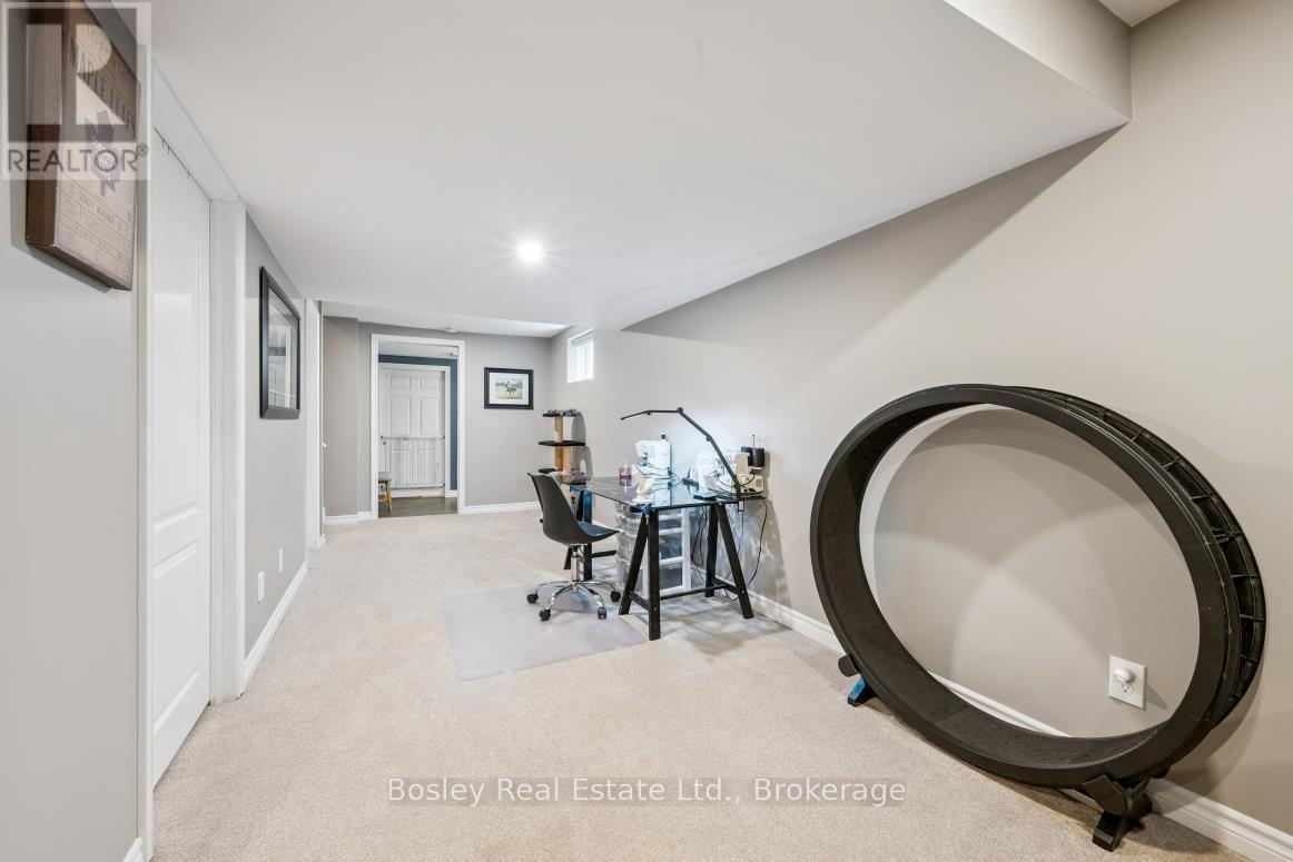 64 Couling Crescent Property Photo 33