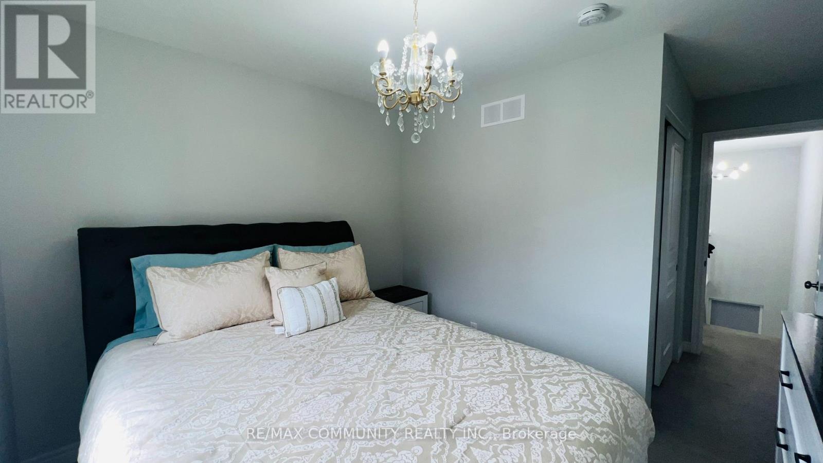 50 - 7768 Ascot Circle Property Photo 11