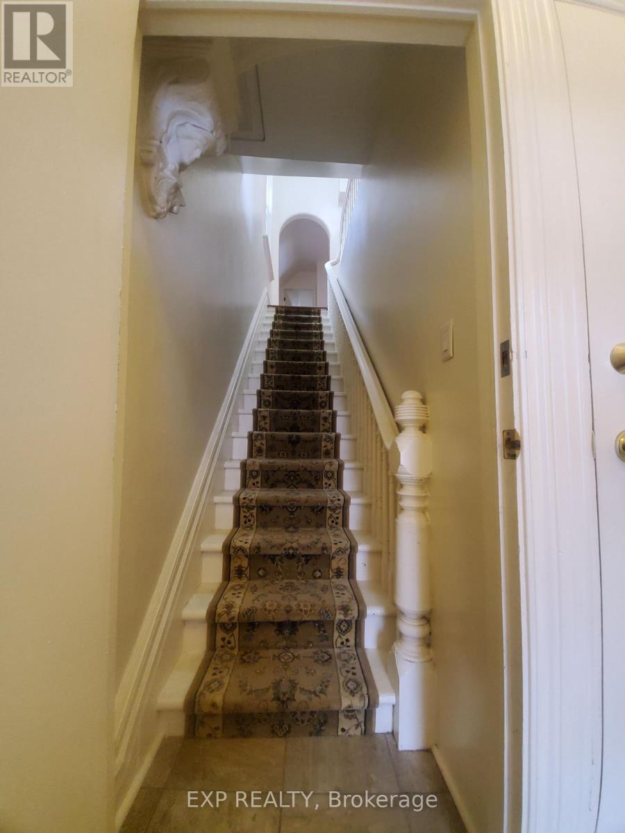 360 Gilmour Street Property Photo 2