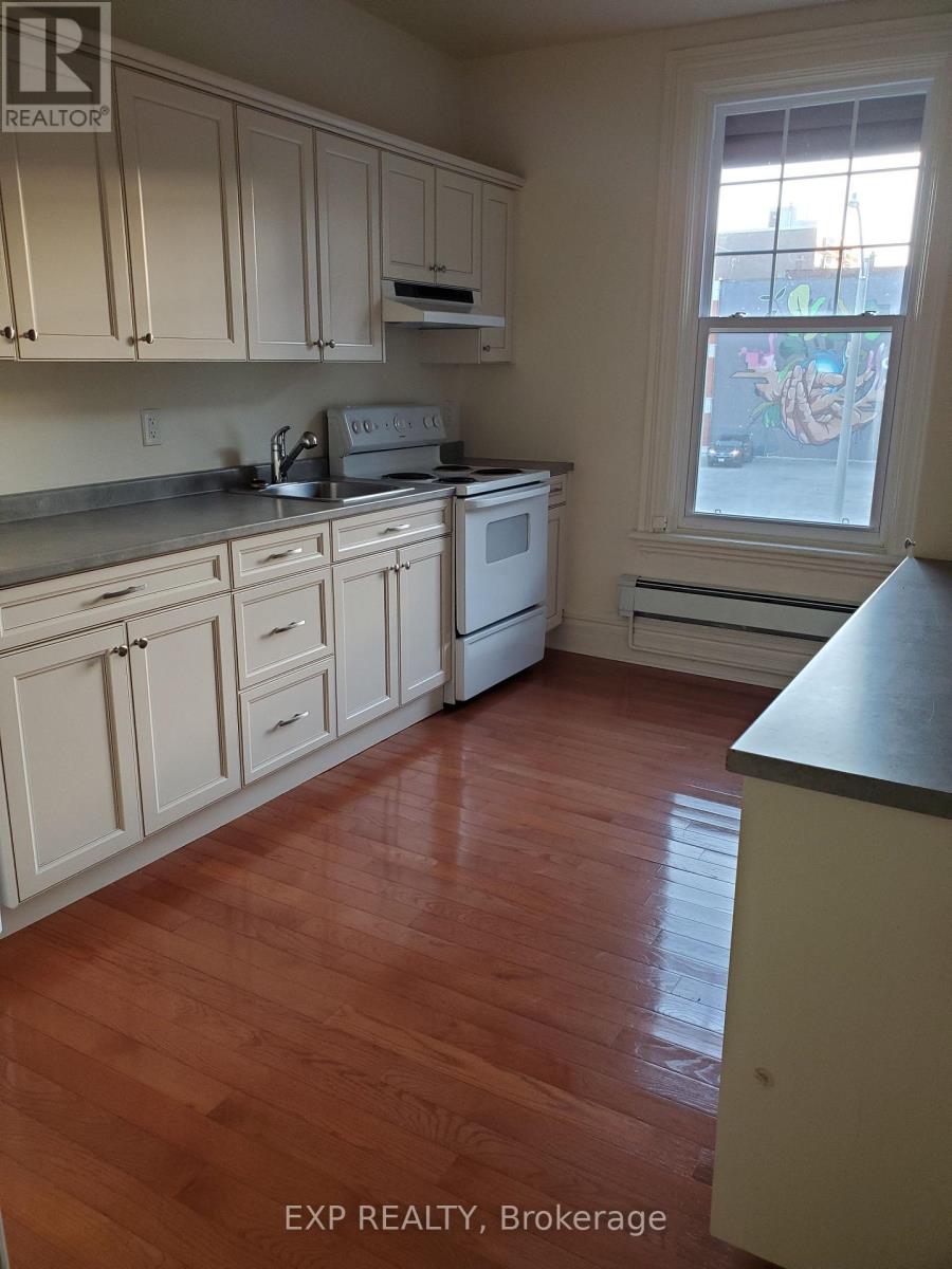 360 Gilmour Street Property Photo 12