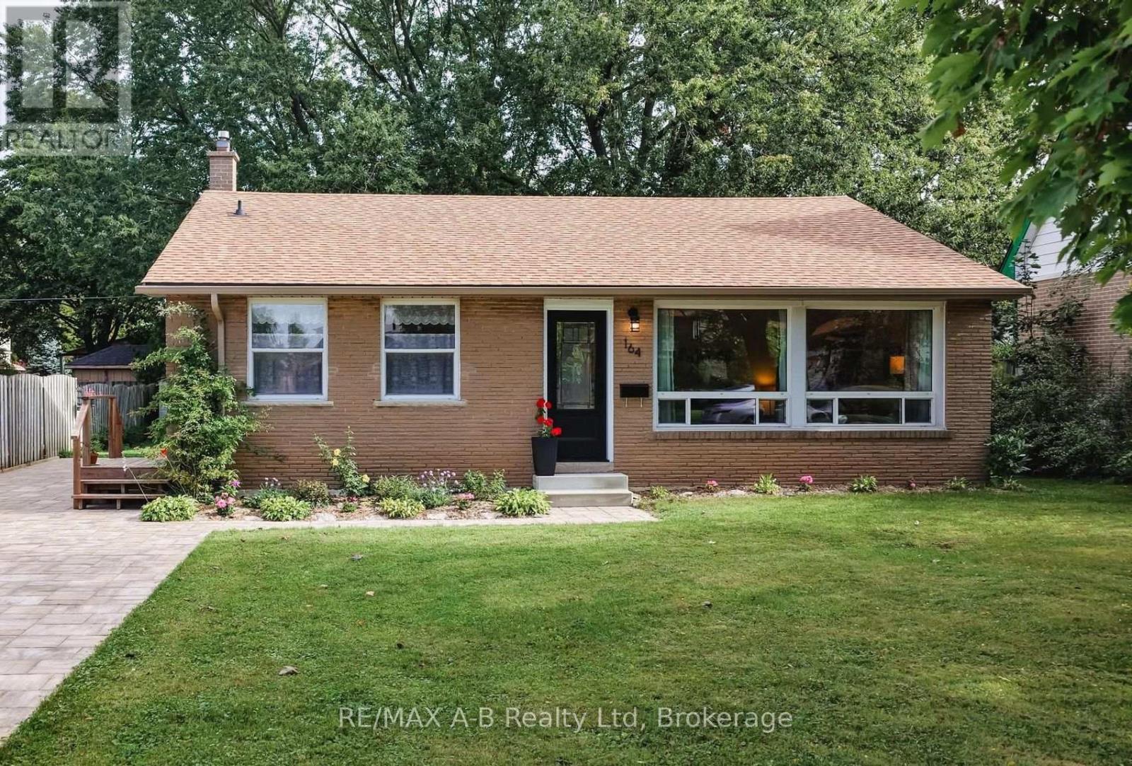 164 REDFORD CRESCENT Property Photo 1