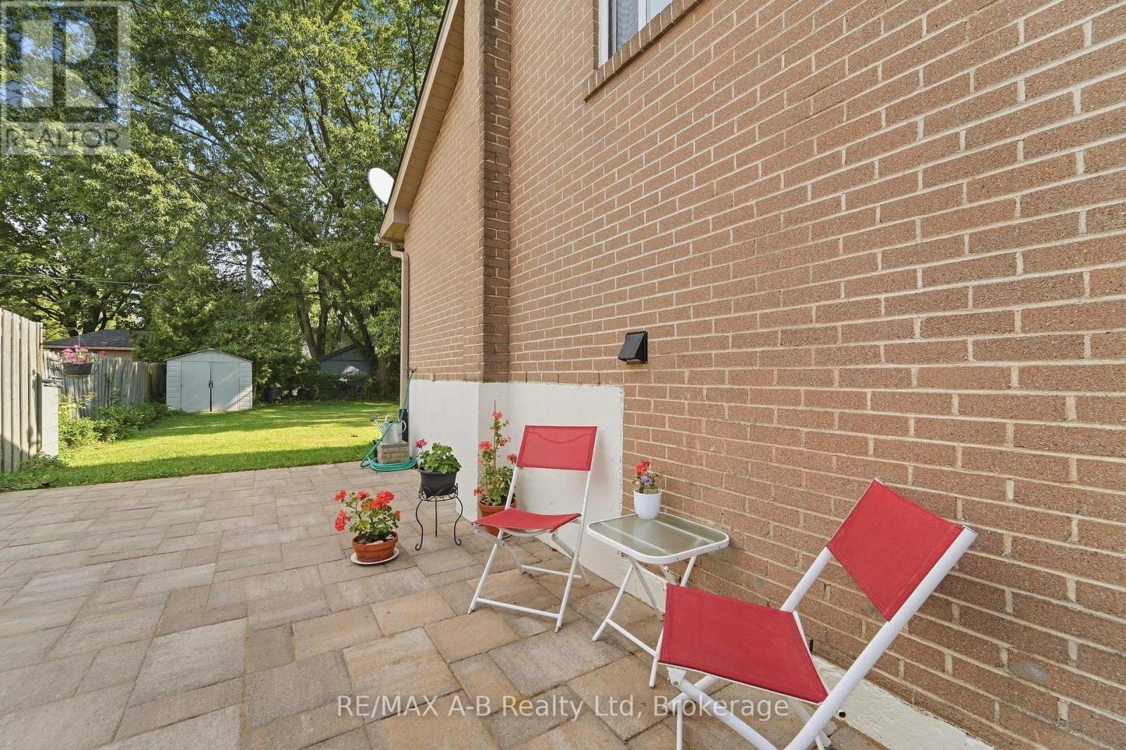 164 Redford Crescent Property Photo 20