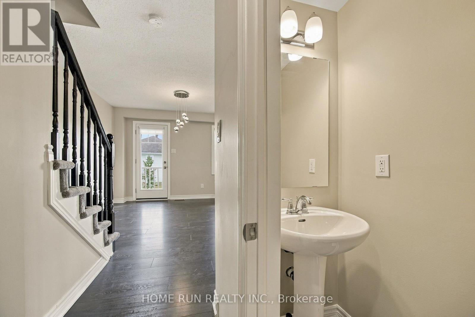 822 Maloja Way Property Photo 10