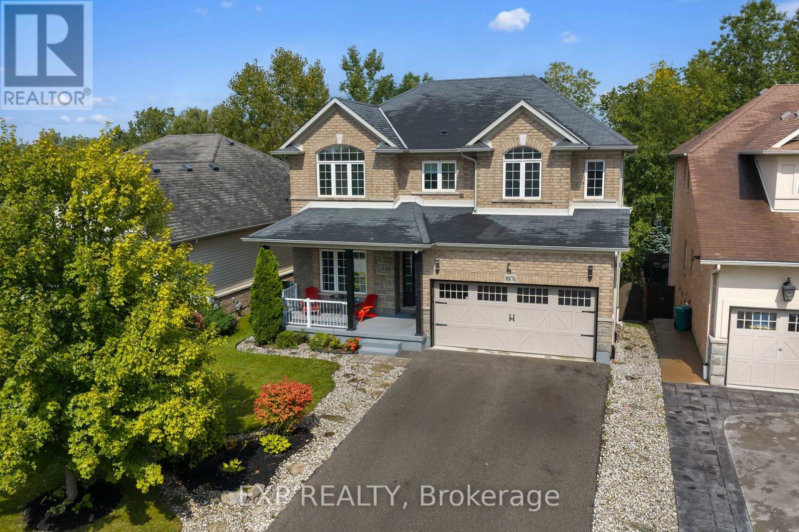 8876 Tristar Crescent Property Photo 1
