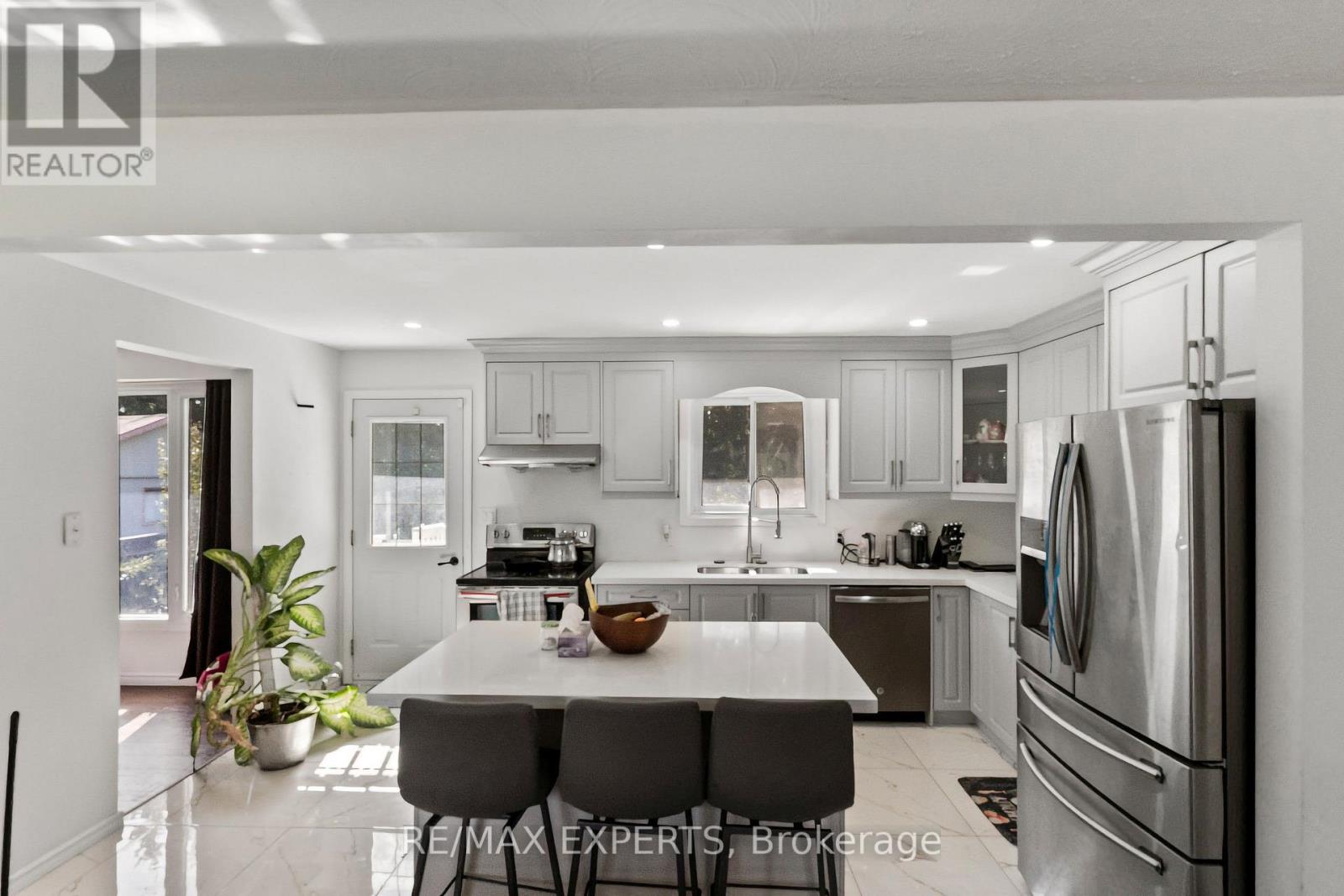 23 THOMAS STREET Property Photo 1