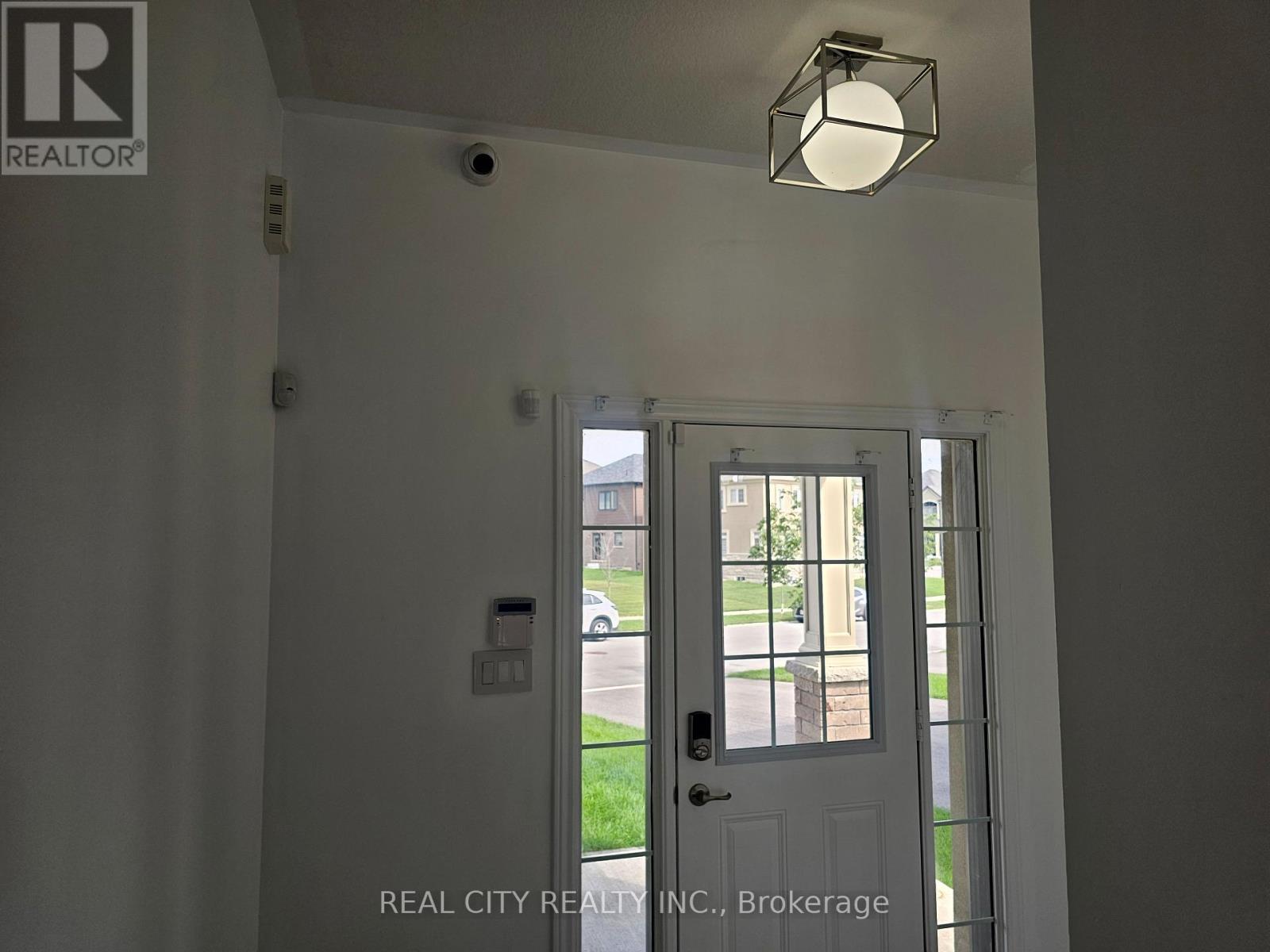25 Whitton Drive Property Photo 5