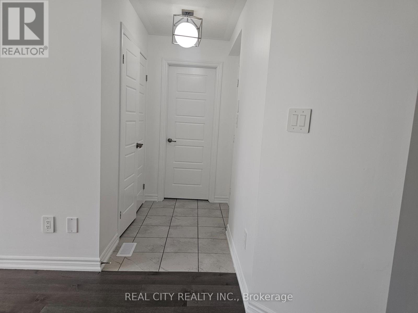 25 Whitton Drive Property Photo 8