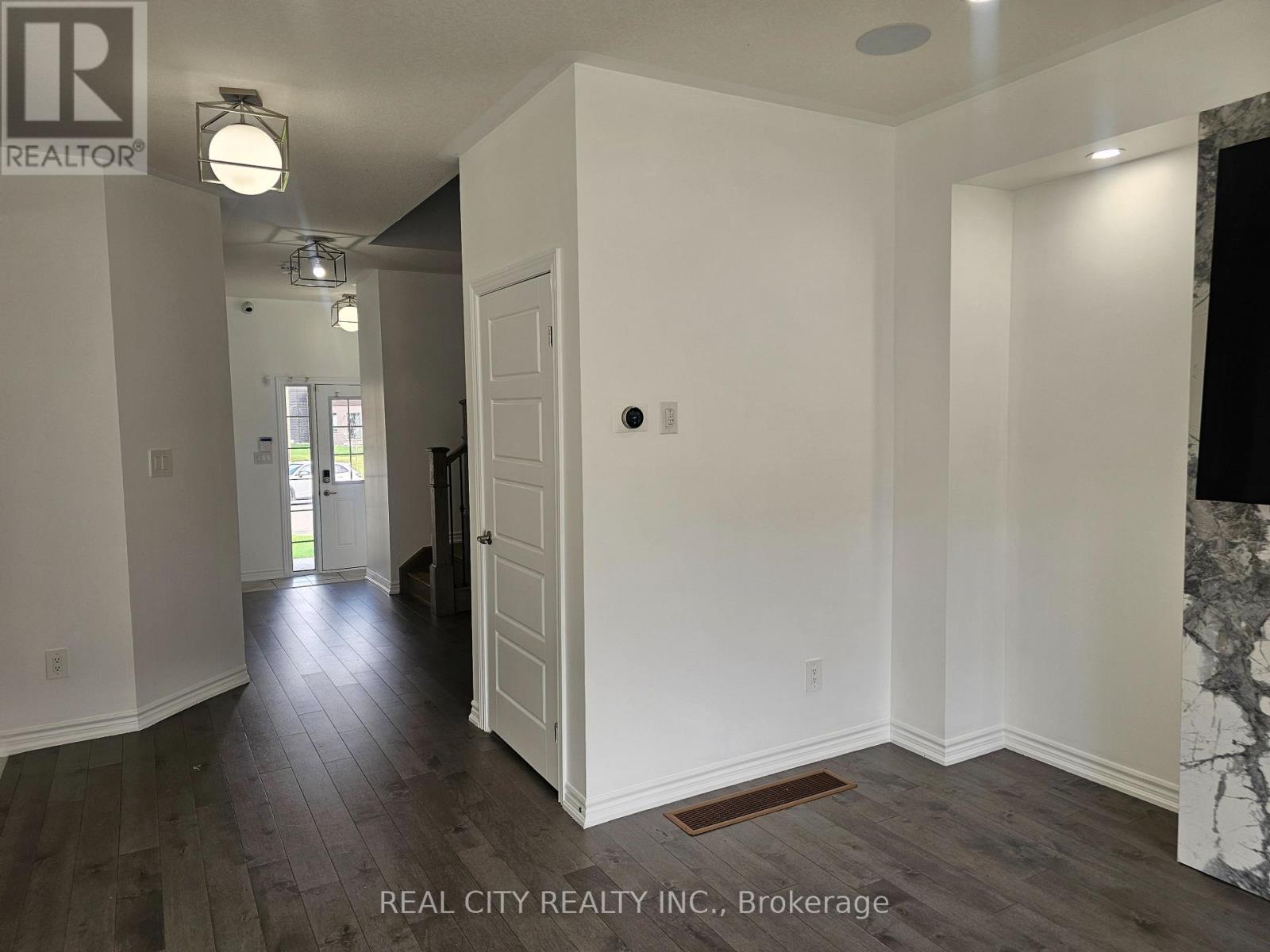 25 Whitton Drive Property Photo 12