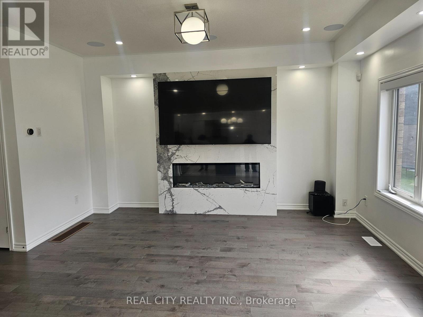 25 Whitton Drive Property Photo 13